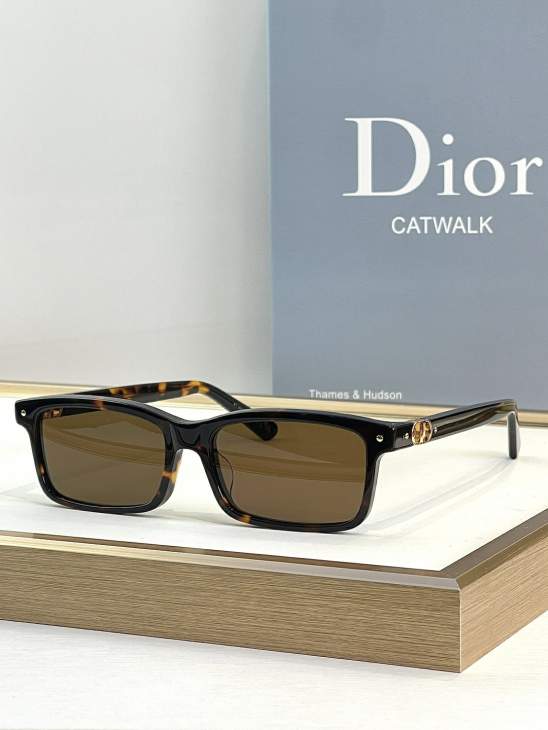 Picture of Dior Sunglasses _SKUfw76161303fw